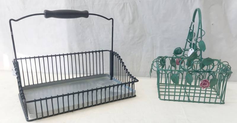 lot 5695 image: 2 Nice Wire Baskets