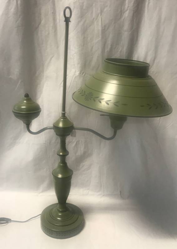 lot 5768 image: Vintage Table Lamp - Unique Design Very Cool