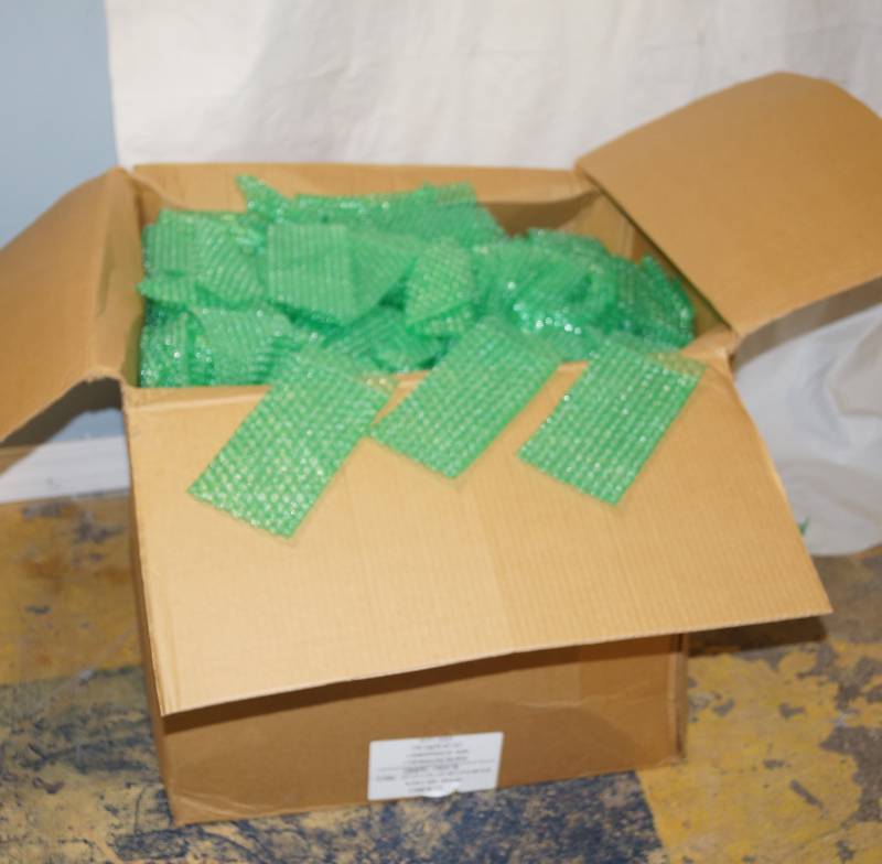lot 6124 image: Box of Approx. 1000 Bubble Bags measure 4 x 7-12 Box is near full - These are NEW
