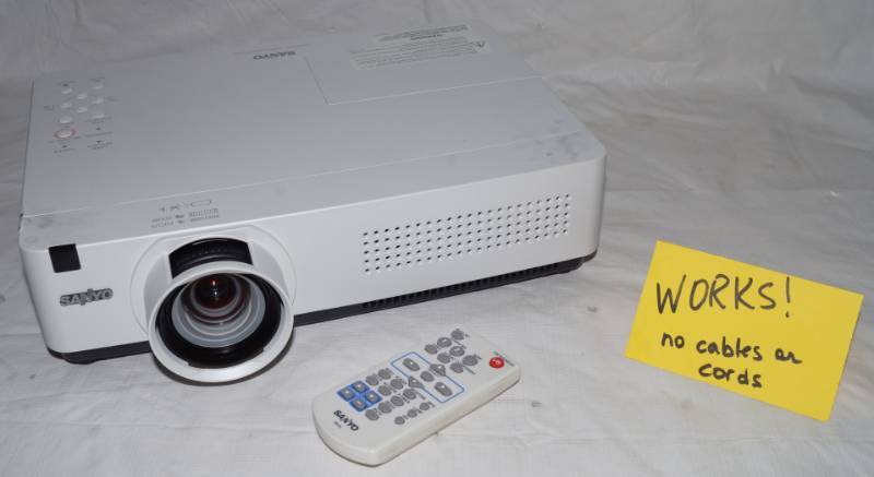 lot 6132 image: Projector w remote - WORKS No cord or cables - See Pics - SANYO M#PLC-WXU300