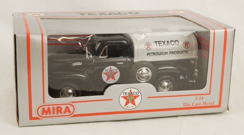 lot 6091 image: MIRA Die Cast Metal Model TEXACO 1935 CHEVORLET TANKER TRUCK - 118 scale - new in original box