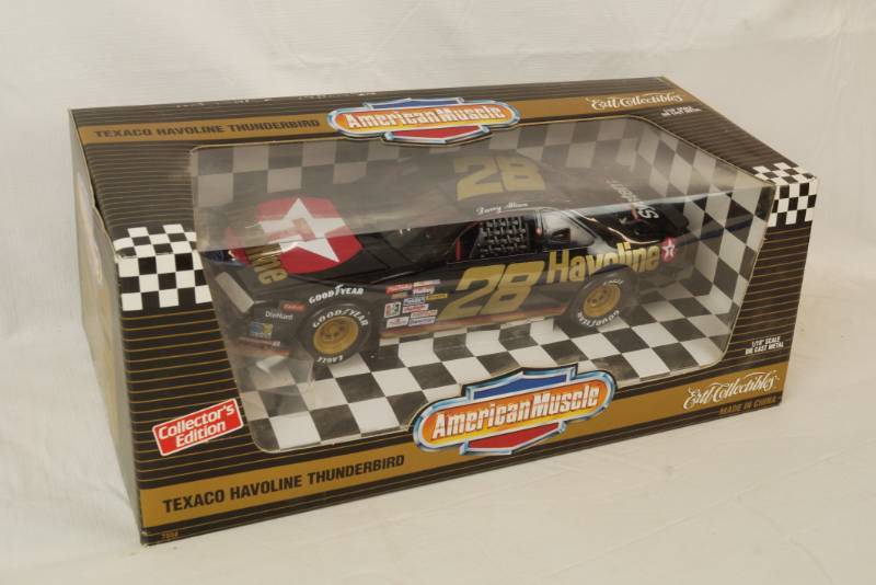 lot 6092 image: Ertl 0 118 scale Die Cast Metal TEXACO Havoline Thunderbird # 28 - New in original box Licensed by FORD