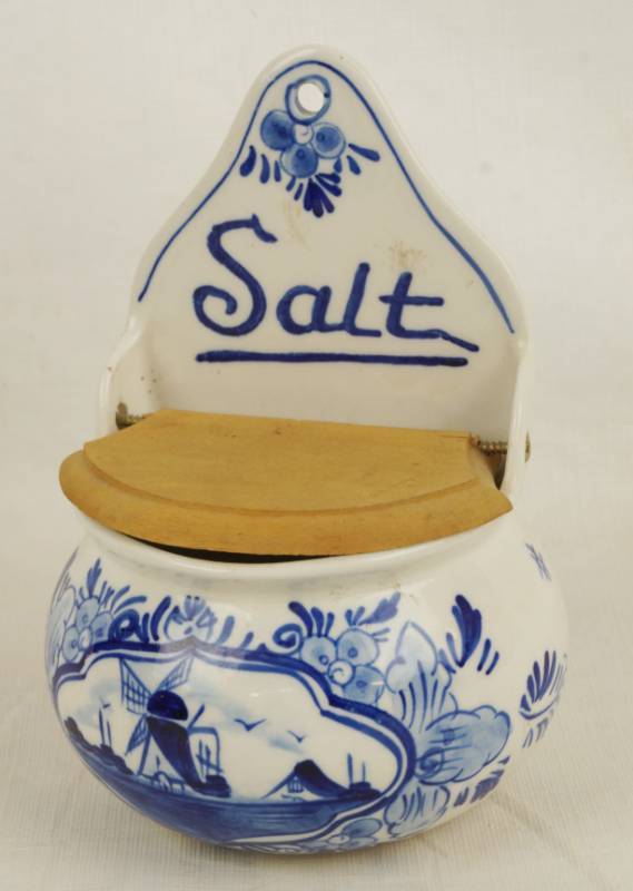 lot 6103 image: Hanging Salt Box w wooden lid - Delft Blue Hand Painted in Holland - RARE - by D.A.I.C. - Very Beautiful