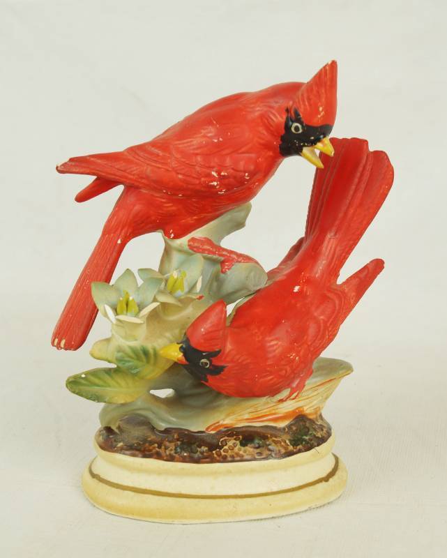 lot 6048 image: Vintage TILSON Hand painted JAPAN Cardinals