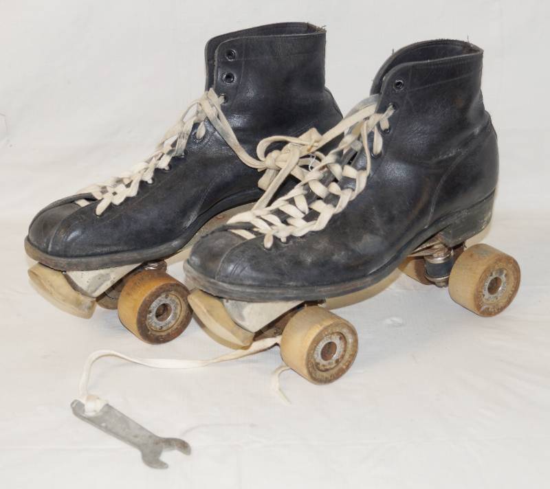 lot 6114 image: Vintage Leather RYBE Mens Roller Skates w Wood Wheels and axel wrench - Nice Condition - see pics for measurements - CHICAGO WHEELS