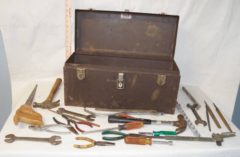 lot 6116 image: Kennedy Tool Box w Tools Shown - Good stuff