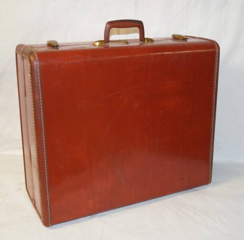 lot 6118 image: Nice Samsonite Hard-Sided Vintage Suitcase - no key - clean