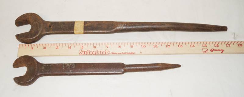 lot 6004 image: Lot of 2 Vintage Specialized Wrenches - Williams - One is large and over 17 long