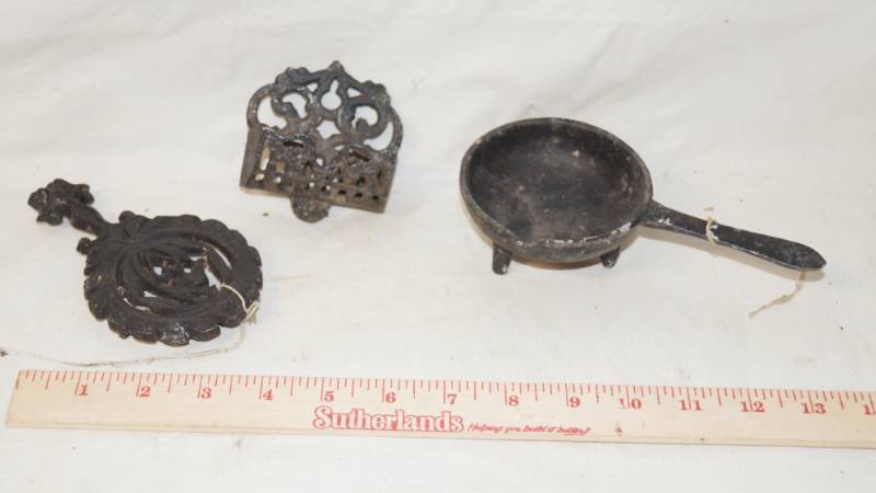 lot 5877 image: Lot of Old Trivets and a Replica Bullet Mold Pourer - see pics