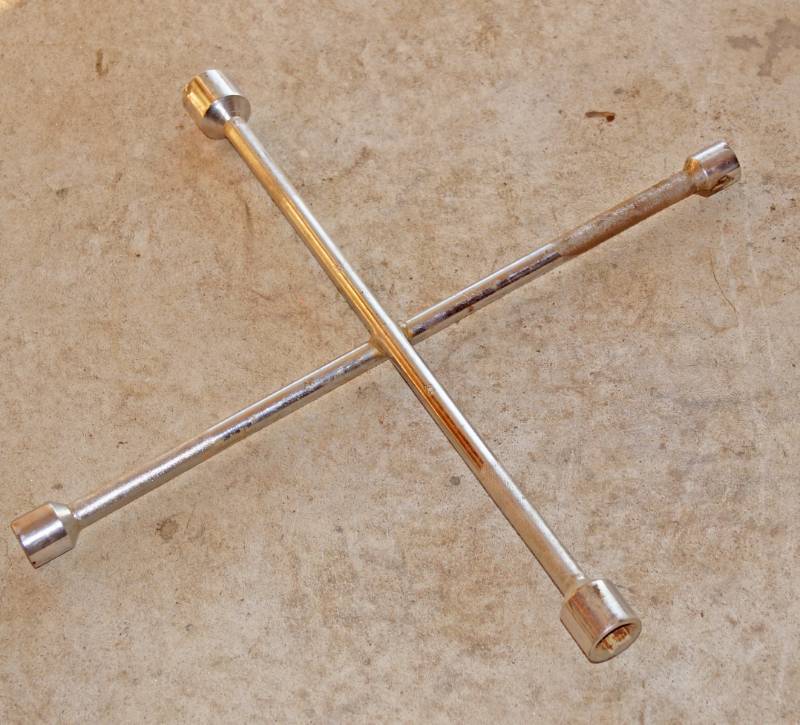 lot 5905 image: 4-Way Tire Iron - 24, 27, 30, 33