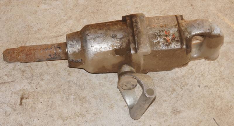 lot 5906 image: Pneumatic Impact Wrench - 1