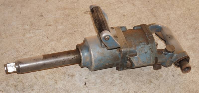 lot 5907 image: Pneumatic Impact Wrench - 1