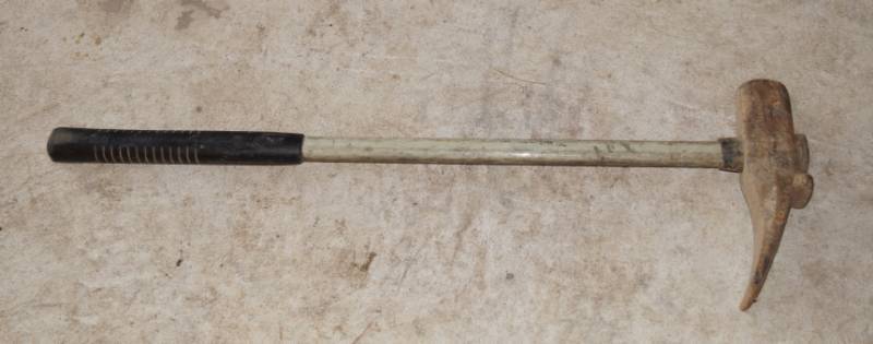 lot 5912 image: Large Hammer - Over 2 Feet long Heavy Hitter