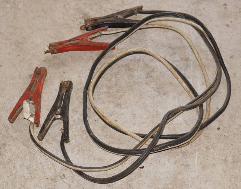 lot 5916 image: Jumper Cables