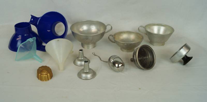 lot 6026 image: Lot of Kitchen Funnels, some vintage Small to Large plus canning too