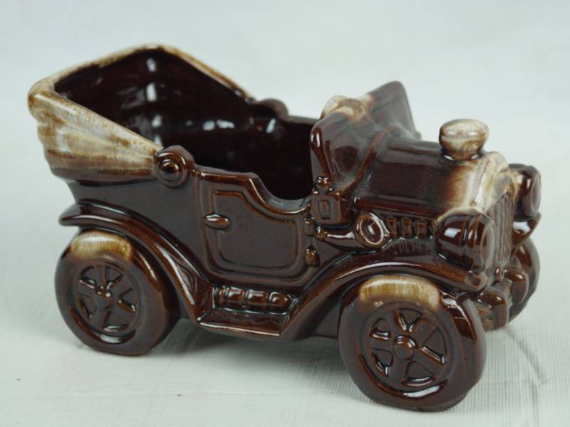 lot 6022 image: Vintage Ceramic Planter - Antique Car - 05057 E.O. BRODY - HTF