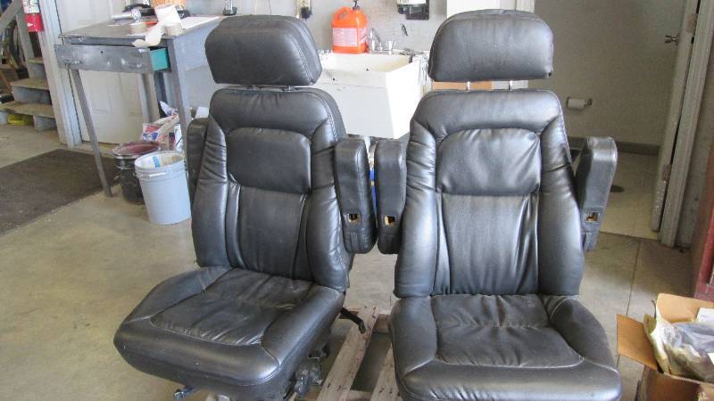 lot 434 image: LOT OF 2 BOSTROM- TOP OF THE LINE AIR RIDE SEATS, LUMBAR CONTROL