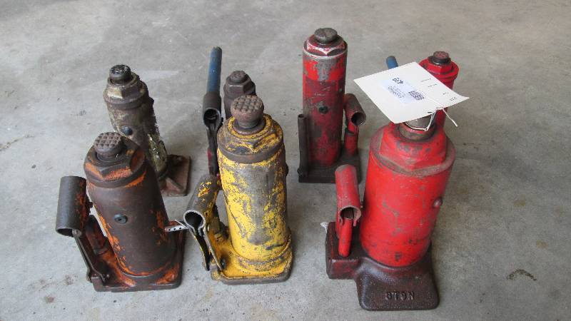lot 439 image: LOT of 7 Hydraulic Jacks  Including 8 Ton - 4 Ton - 2 Ton  All Tested (Shop Tools)
