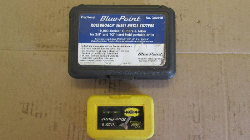 lot 476 image: Blue Point Rotabroach Sheet Metal Cutters and Blue Point Damage screw remover  (Shop Tools)