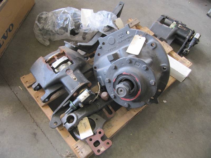 lot 501 image: OVER $18,000.00 Worth of NEW TRUCK PARTS -