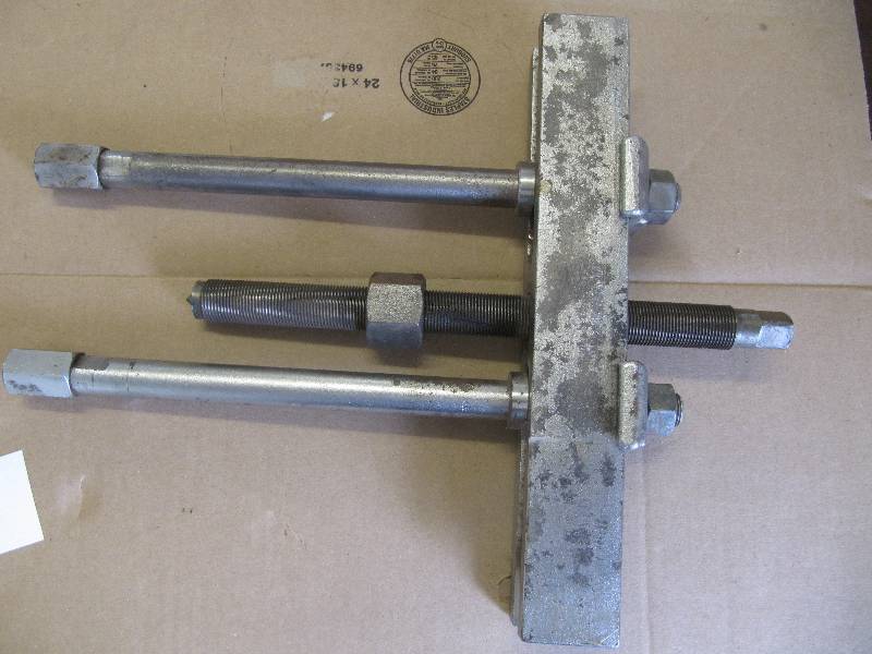 lot 517 image: OTC 933B Gear Puller Tested  (Shop Tools)