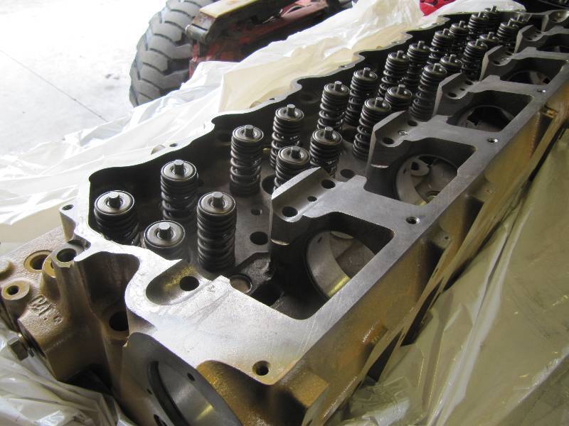 lot 15 image: Caterpillar Reman C-15 Head- Completely Redone New Valves and Cam Bushings
