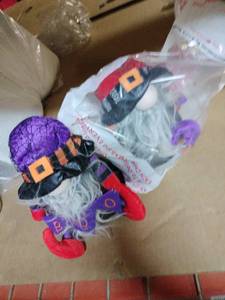 lot 27543 image: Set of 2 Halloween Gnomes