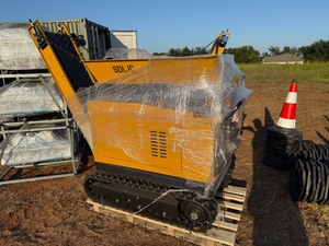 lot 869 image: Unused 2025 High-End Mobile Rock Crusher with Conveyor Belt and Gasoline Engine