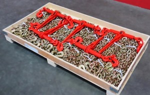 lot 1016 image: Unused Binder and Chain set  5 - 9200lb Binders and 10- 38 - 12 x 20 foot Chains