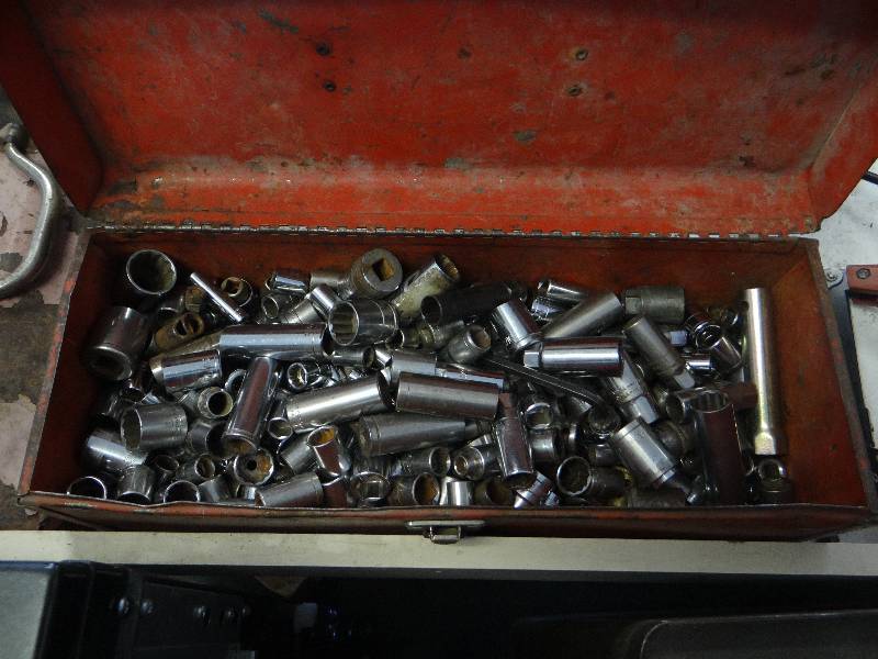 lot 4619 image: tool box with large amount of sockets