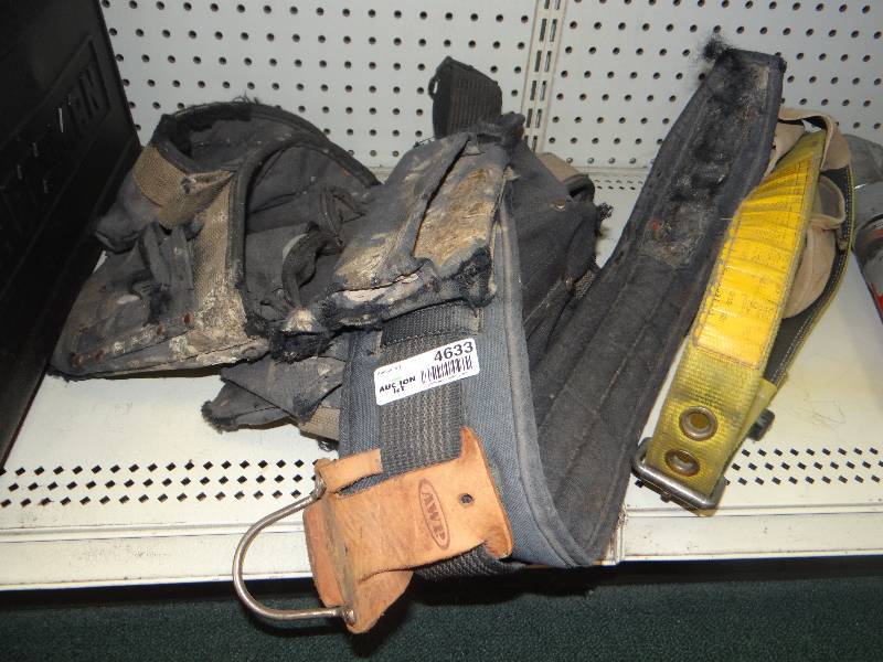 lot 4633 image: 2 tool belts with some nails