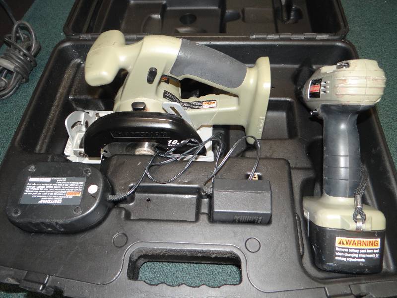 lot 4634 image: Craftsman 18 volt sawdrill set 1 battery and charger