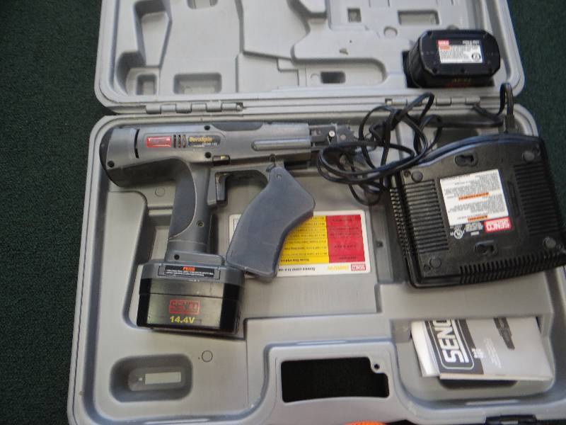 lot 4636 image: Senco nail gun 14.4v 2 battery & charger