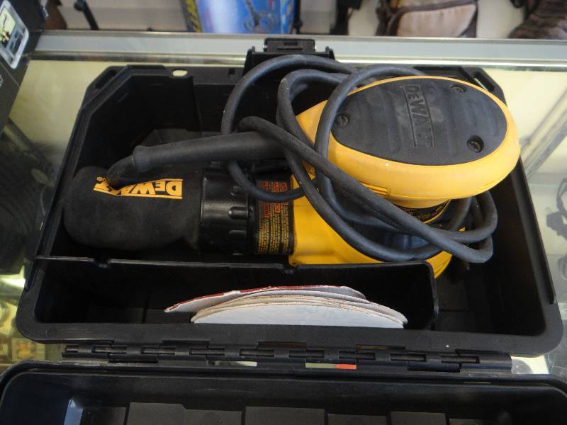 lot 4639 image: Dewalt Orbital Sander 110 volt like new