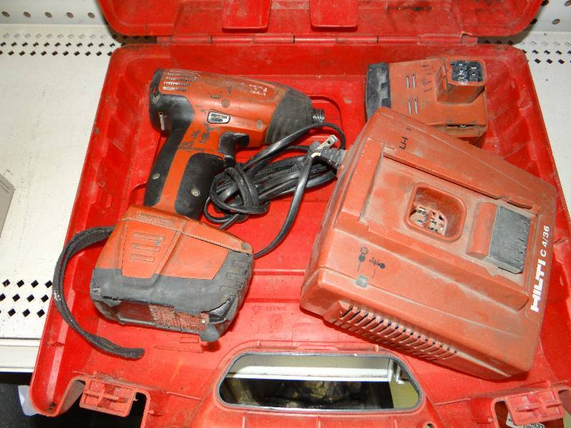 lot 4643 image: Hilti 14.4 volt drill w charger and battery
