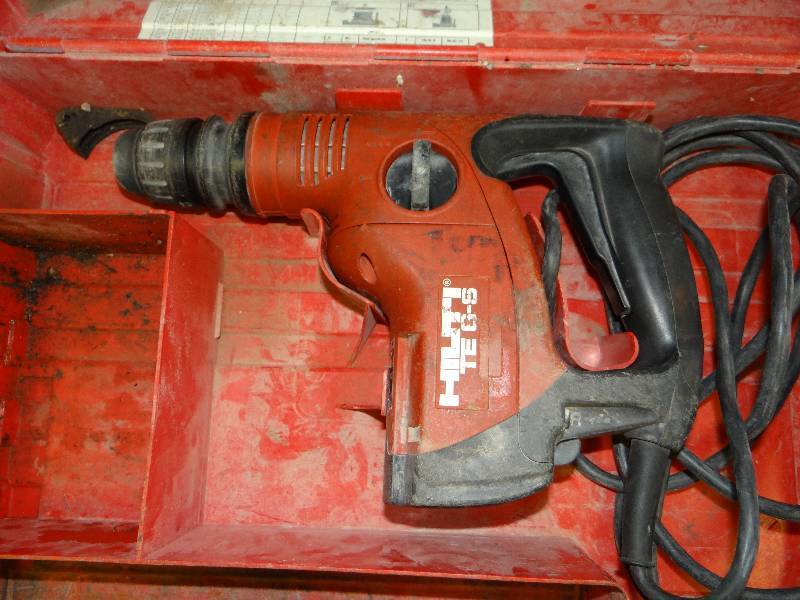 lot 4653 image: Hilti hammer drill