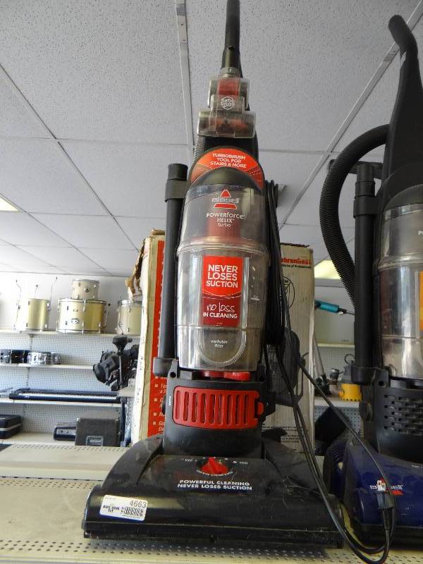 lot 4663 image: Bissel vacuum