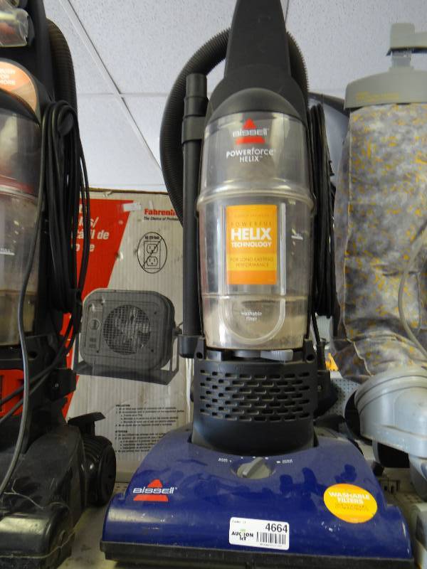 lot 4664 image: Bissel vacuum