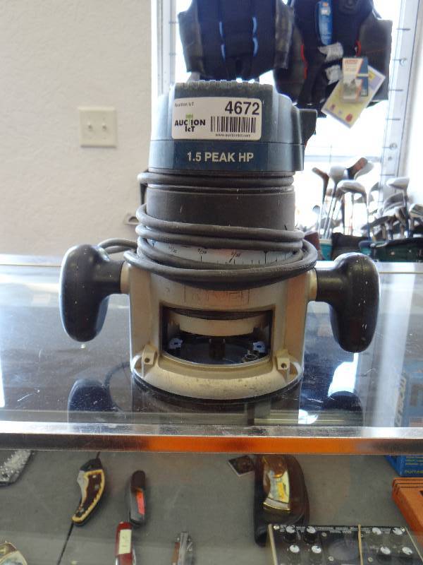 lot 4672 image: Ryobi router