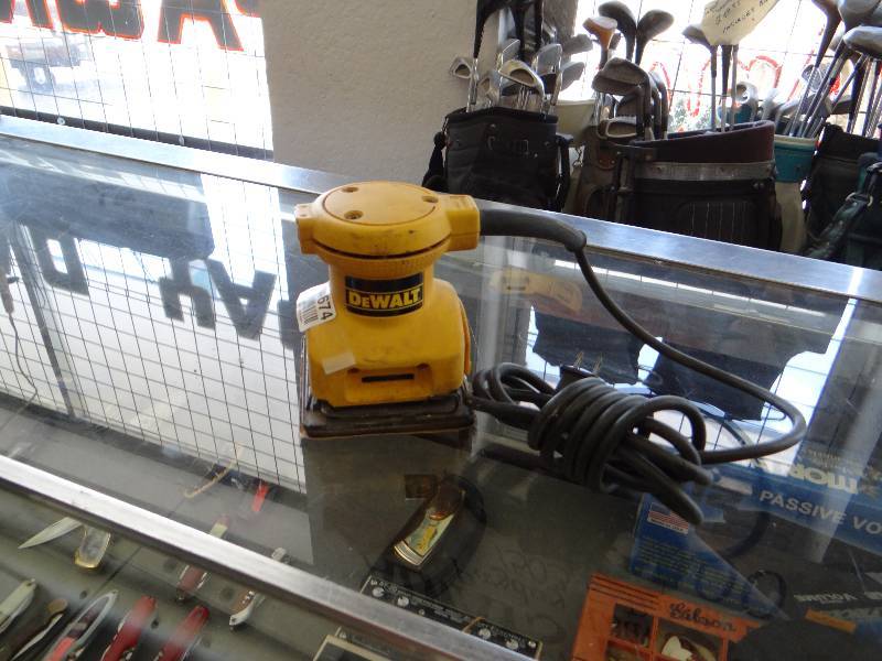 lot 4674 image: dewalt palm grip sander