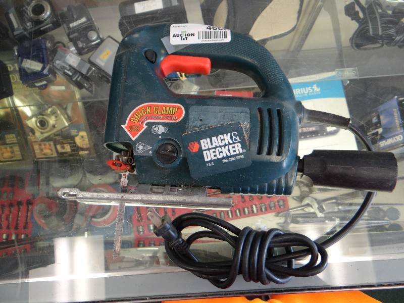 lot 4682 image: black and decker jig saw