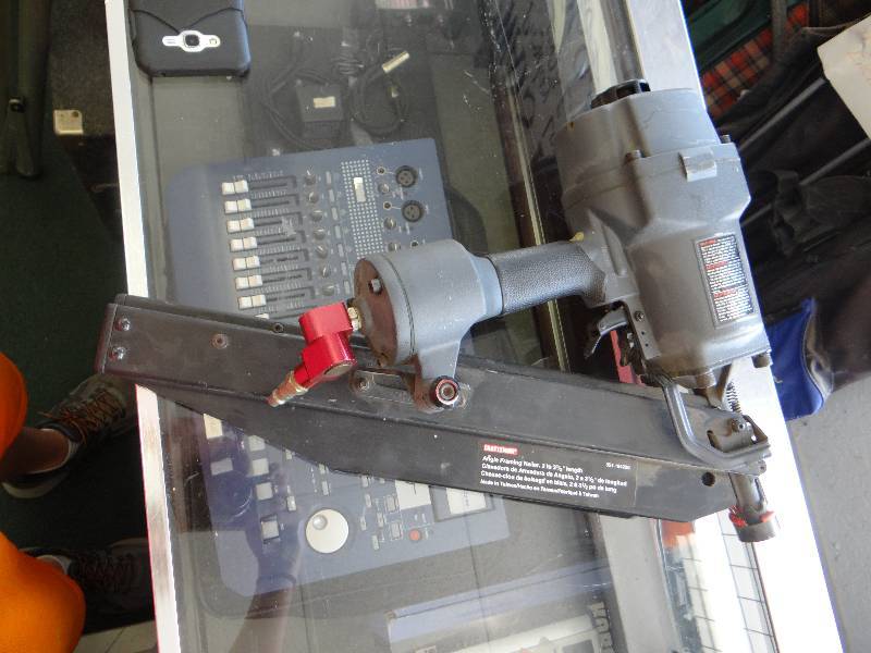 lot 4716 image: craftsman nail gun
