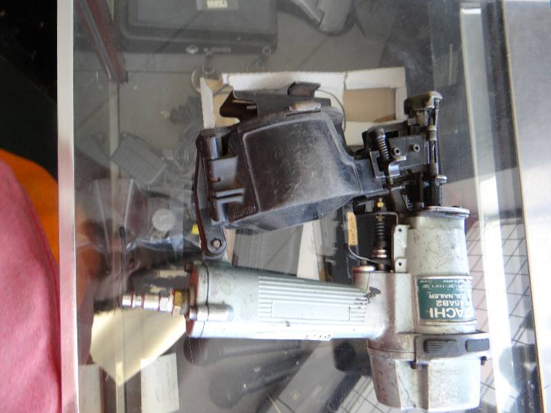 lot 4719 image: Hitachi nail gun