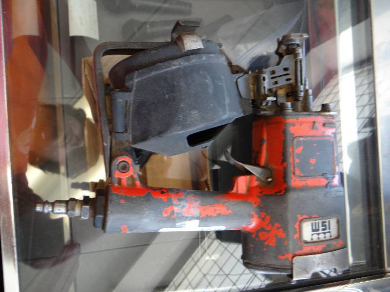 lot 4725 image: ISM nail gun