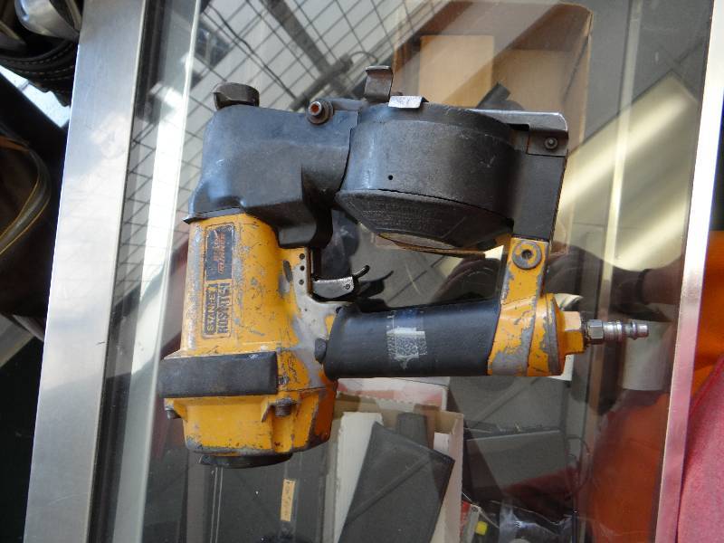 lot 4726 image: Stanley Bostich nail gun