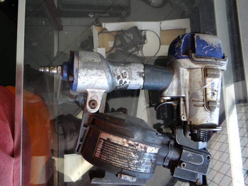 lot 4727 image: Apach nail gun