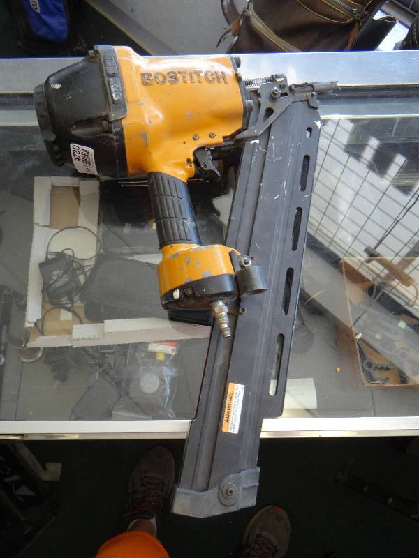 lot 4730 image: Stanley Bostich nail gun