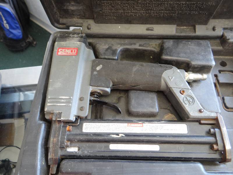 lot 4733 image: Senco nail gun