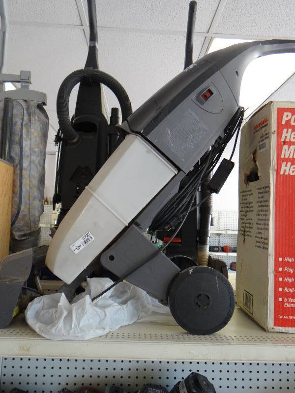 lot 4737 image: Oreck rinse-a-matic steamer