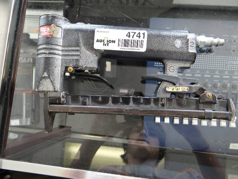 lot 4741 image: Senco nail gun